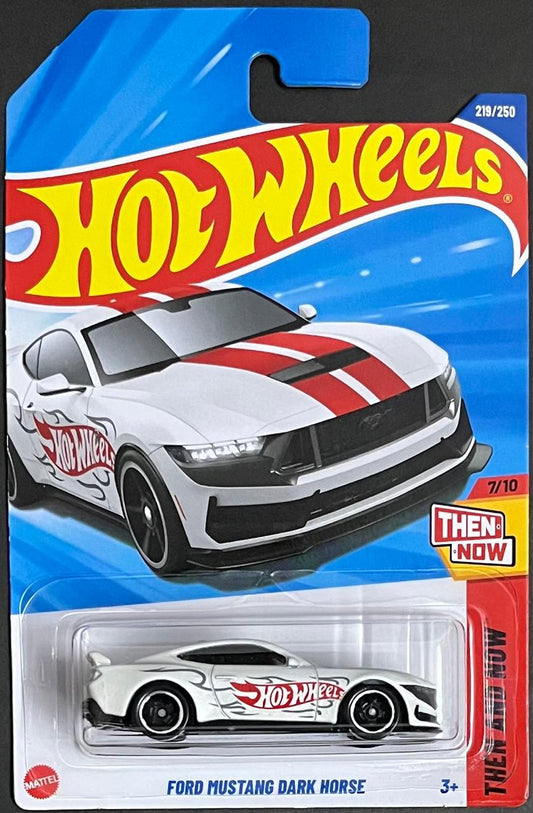 Ford Mustang Dark Horse (White)